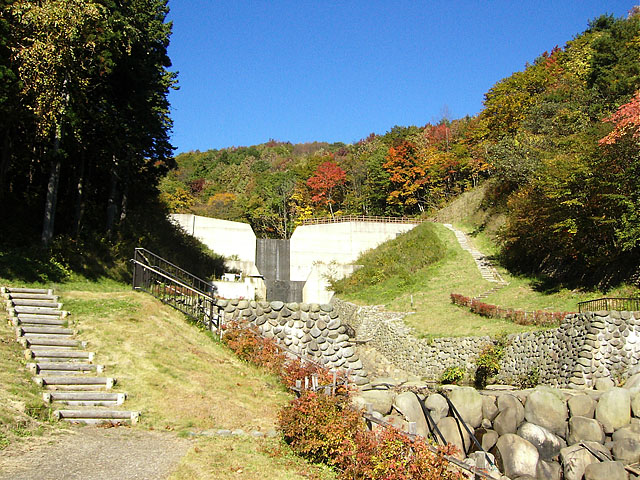 高湯ダム公園